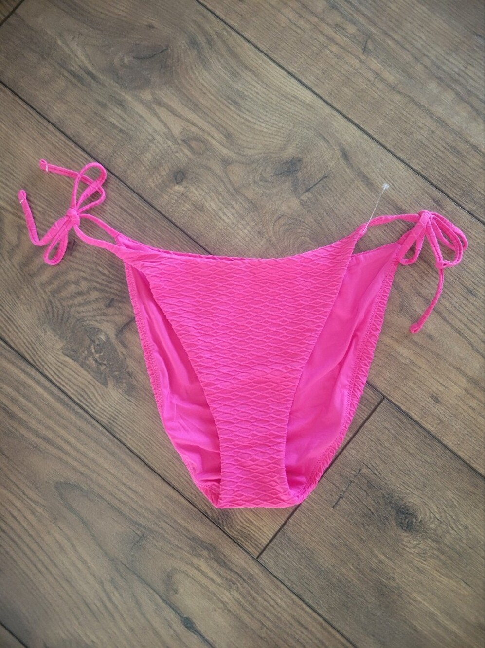 Victoria's Secret Hot Pink String Bikini Bottoms Large. New